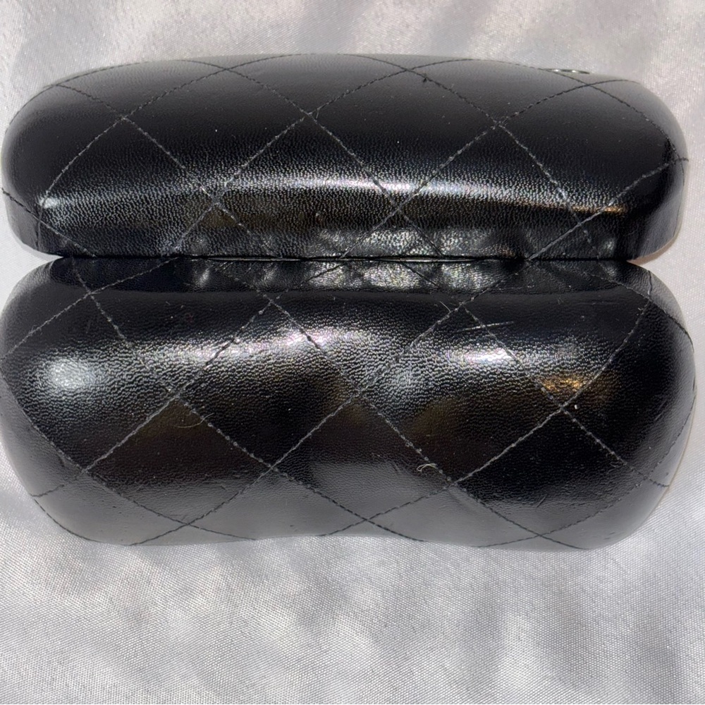 Vintage CHANEL Black Quilted Hard Case Clamshell CC logo Sunglass Case - Picture 8 of 10
